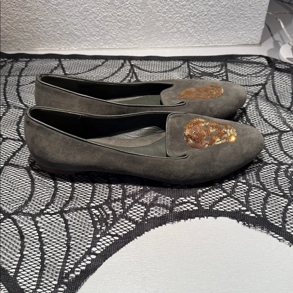 Alexander McQueen Olive Green Suede Loafers with Bronze Sequin Skull - Picture 5 of 10